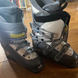 Salomon Women’s Ski Boots